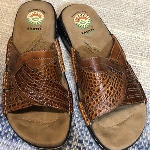 earth spirit sandals shuropody